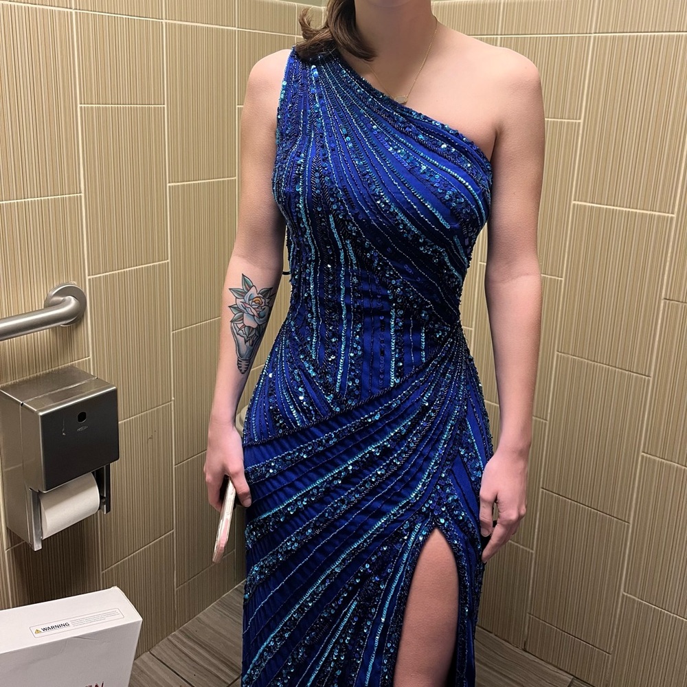 Elegant Blue One-Shoulder Dress
